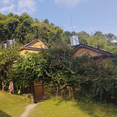 Hotel Tourist Residency Pokhara Esterno foto