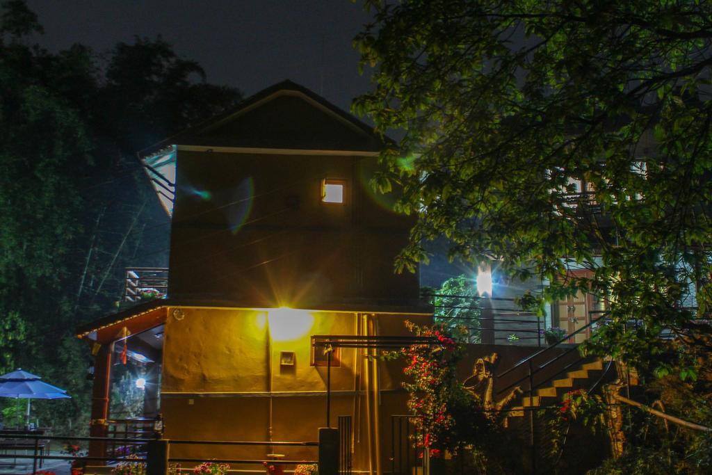 Hotel Tourist Residency Pokhara Esterno foto