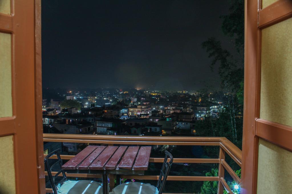 Hotel Tourist Residency Pokhara Esterno foto
