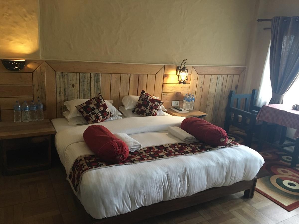 Hotel Tourist Residency Pokhara Esterno foto