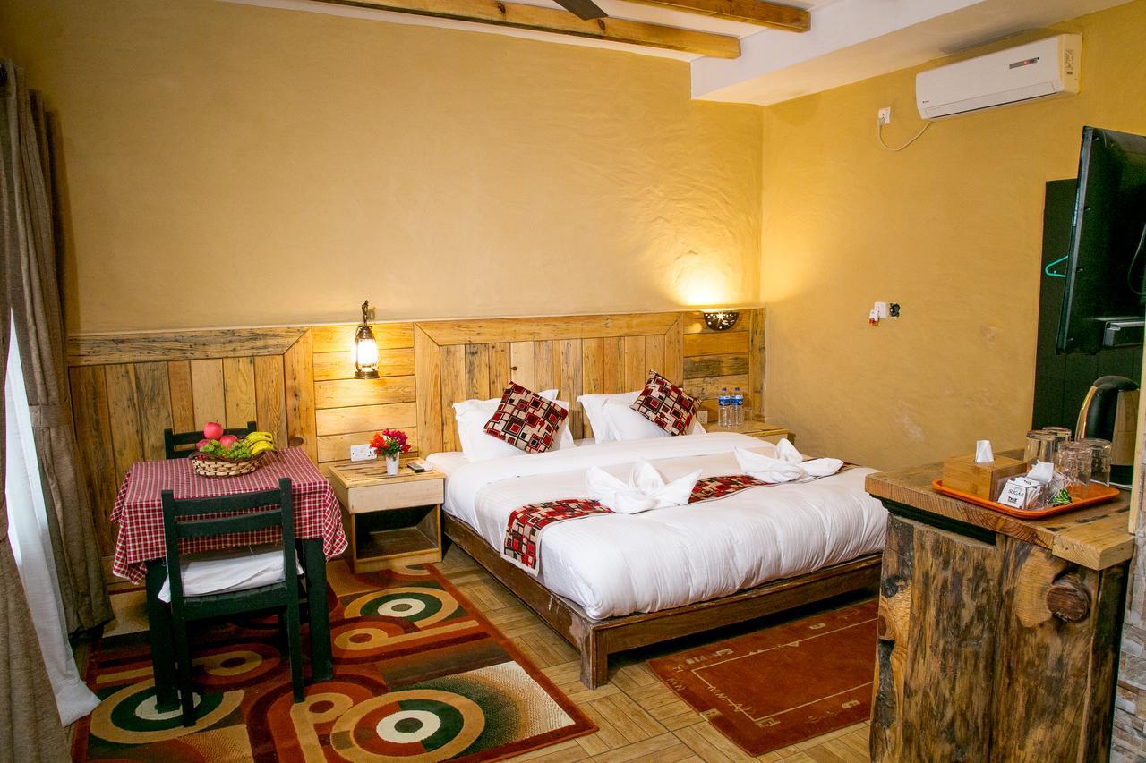 Hotel Tourist Residency Pokhara Esterno foto