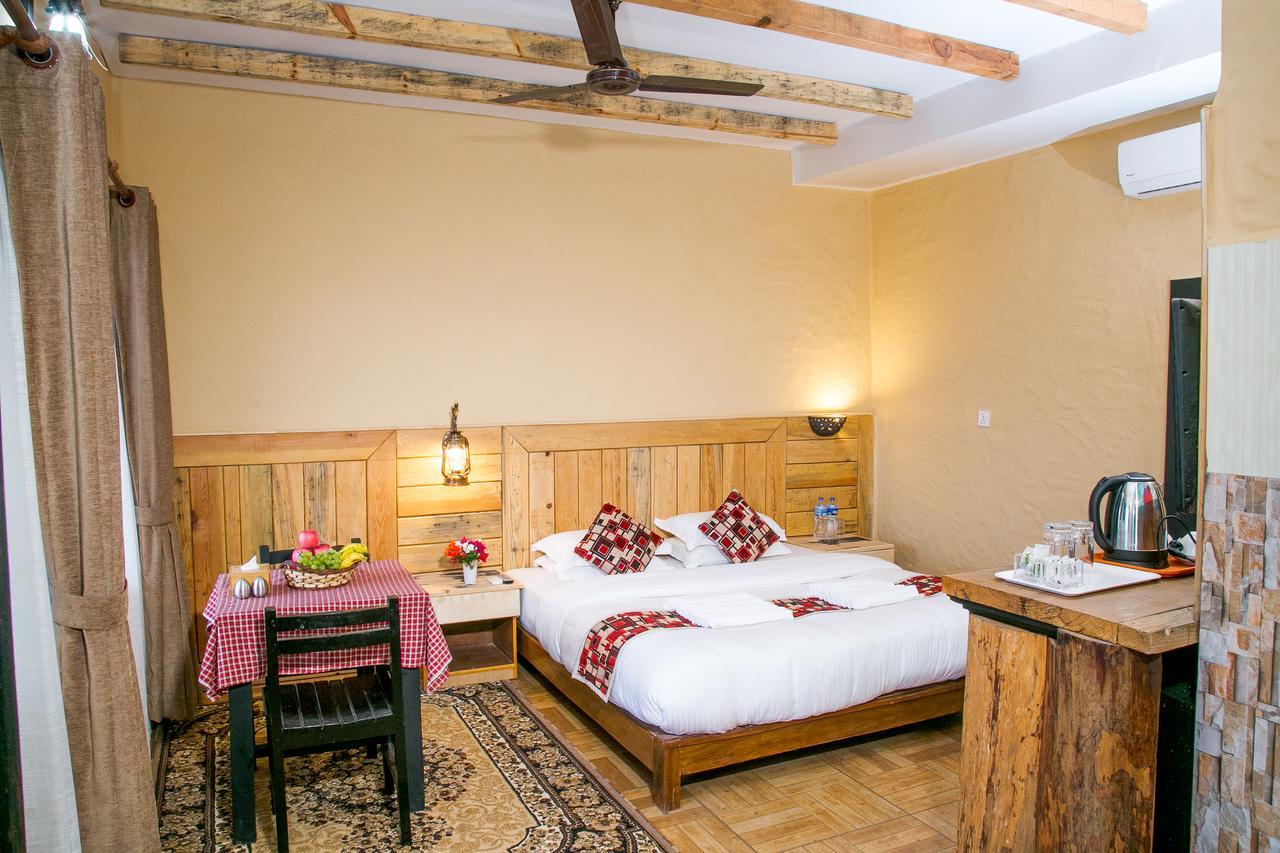 Hotel Tourist Residency Pokhara Esterno foto