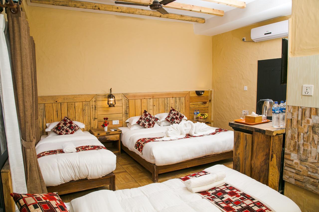 Hotel Tourist Residency Pokhara Esterno foto