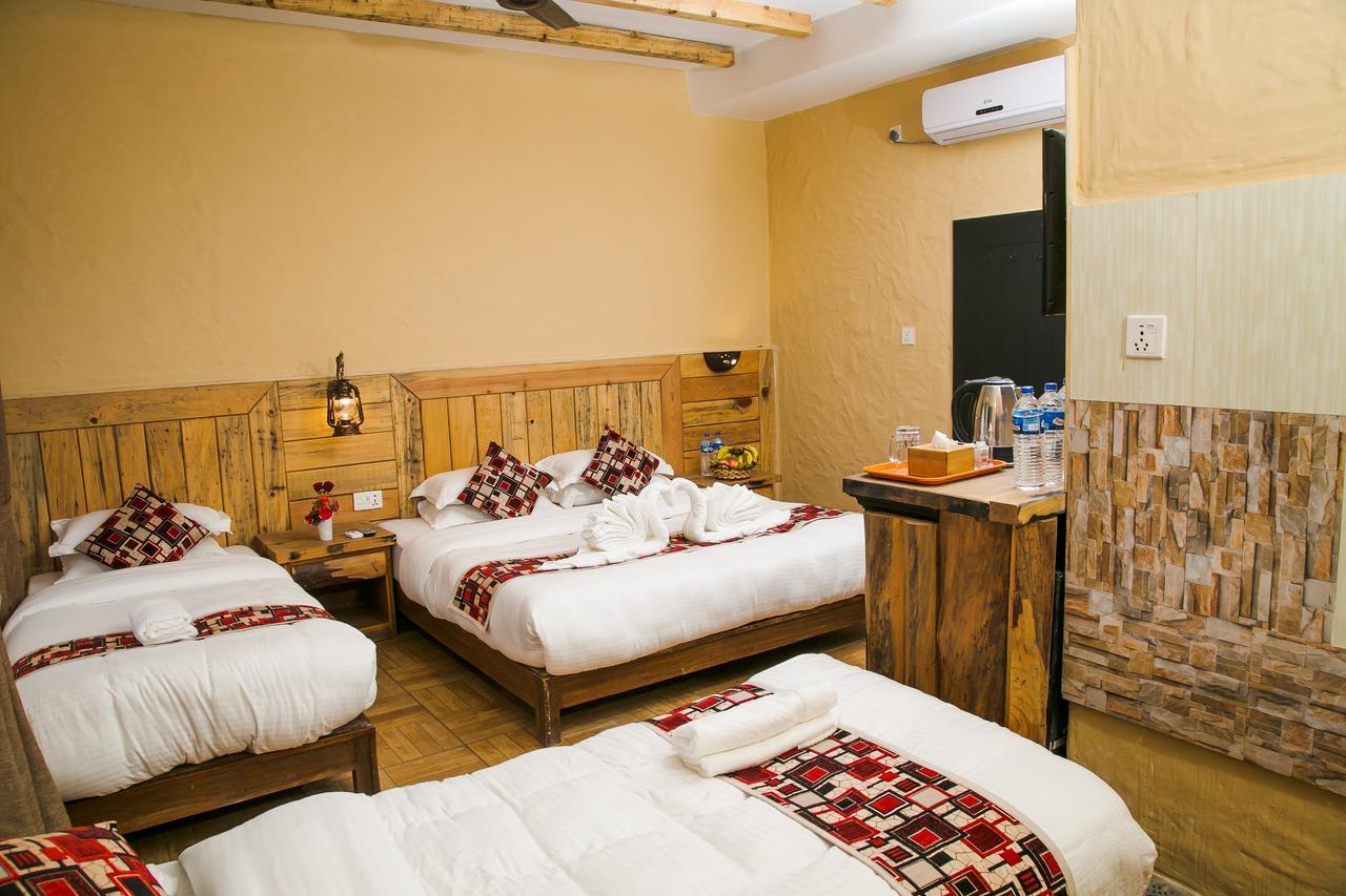 Hotel Tourist Residency Pokhara Esterno foto