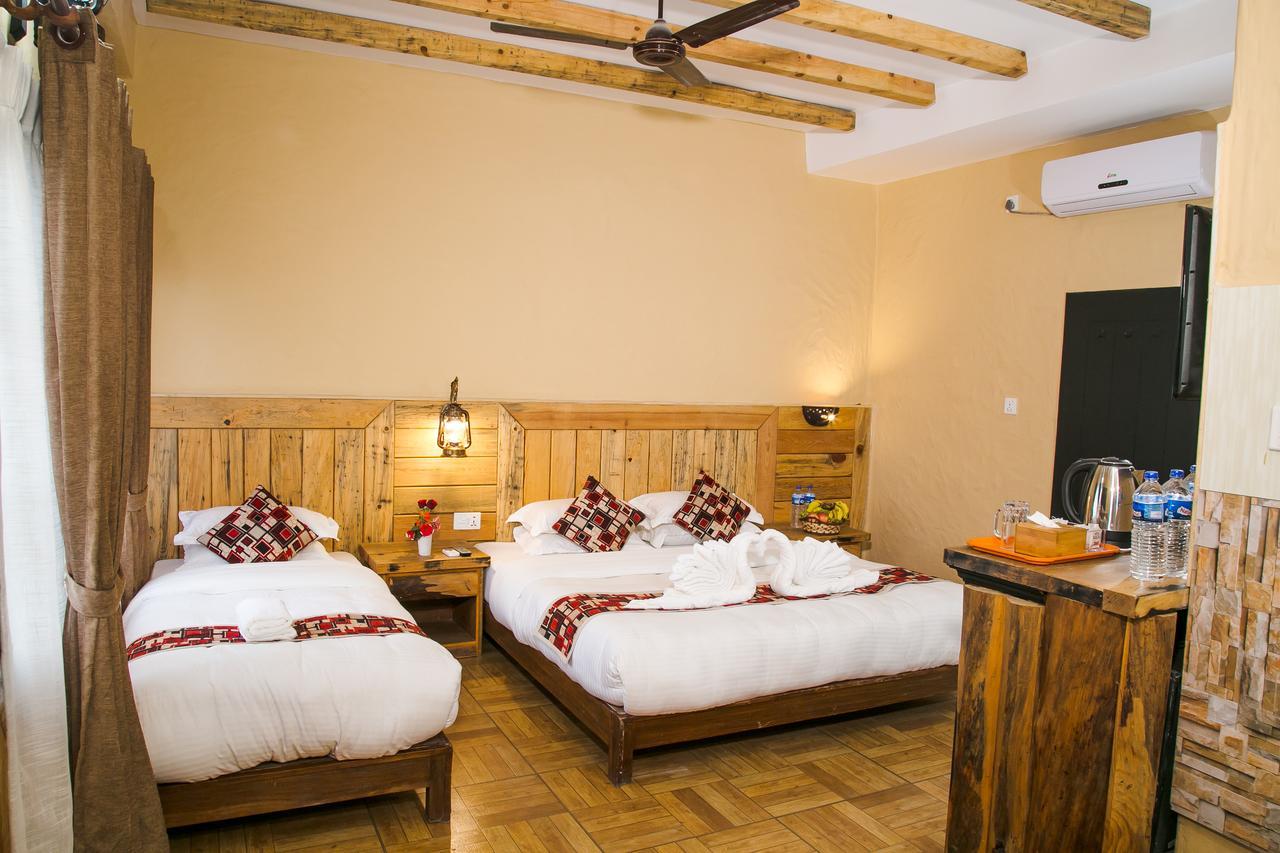 Hotel Tourist Residency Pokhara Esterno foto