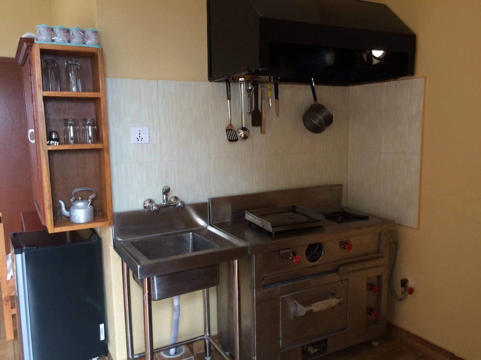 Hotel Tourist Residency Pokhara Esterno foto