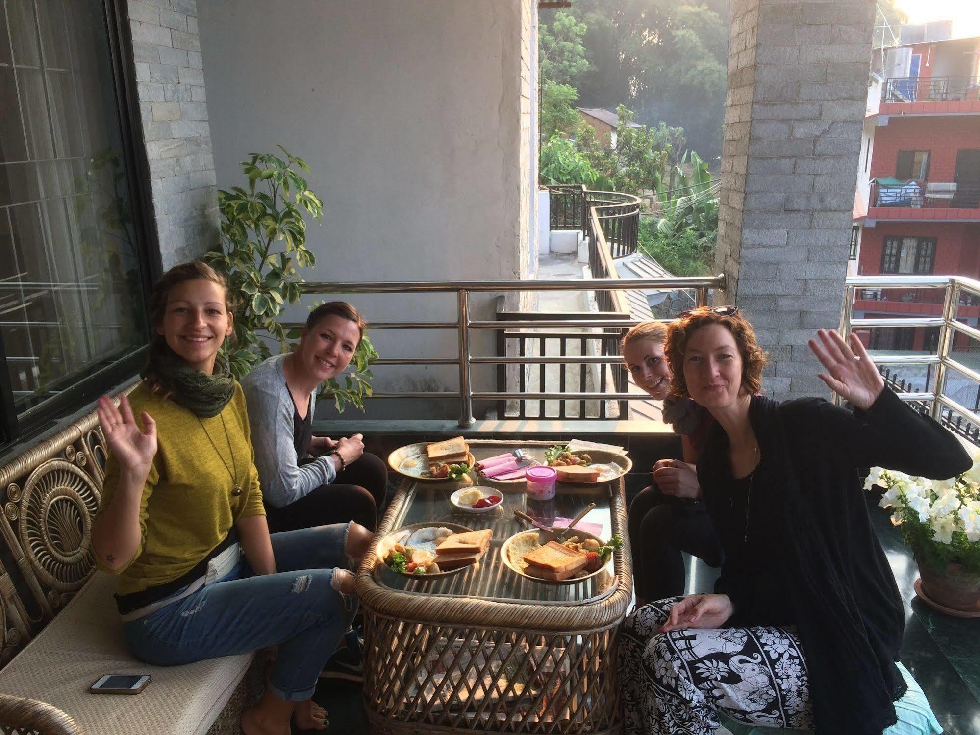 Hotel Tourist Residency Pokhara Esterno foto