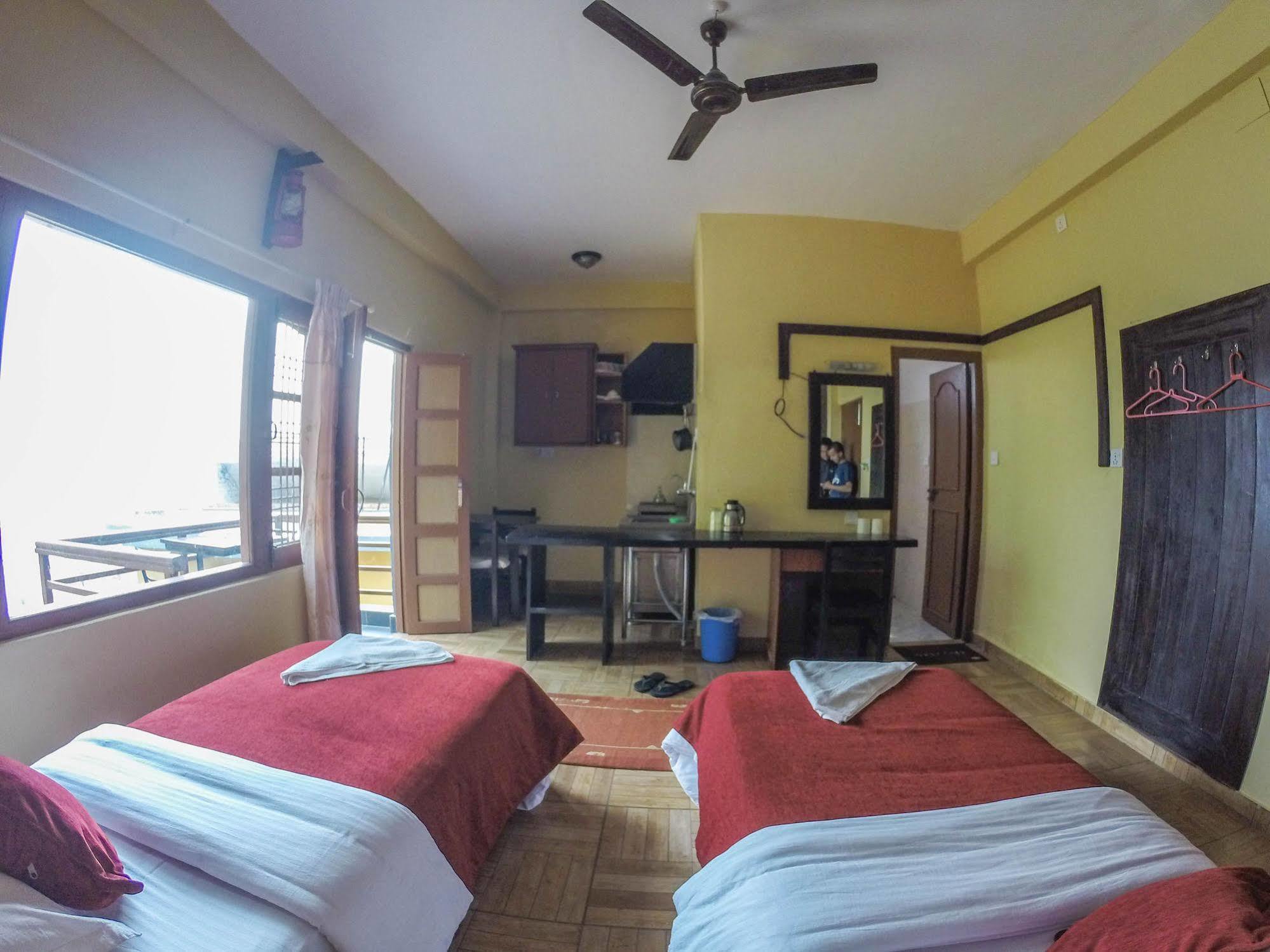 Hotel Tourist Residency Pokhara Esterno foto